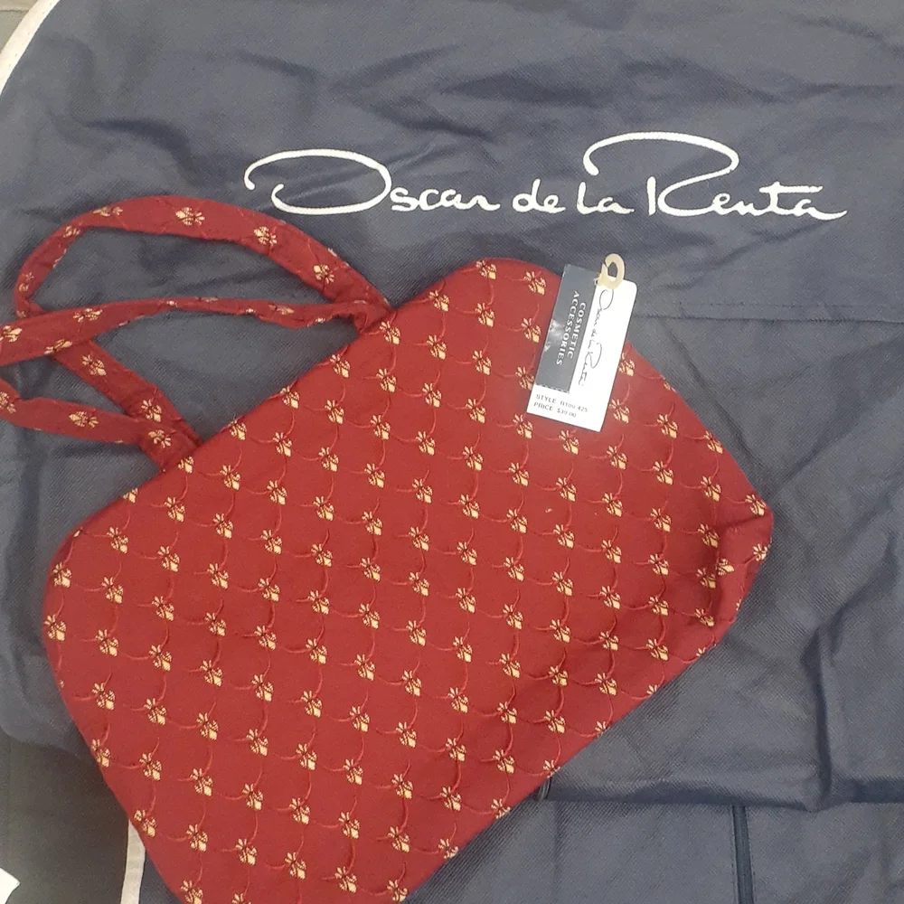 V-Day Gift Oscar De la Renta Red Cosmetics bag & garment bag travel storage 53